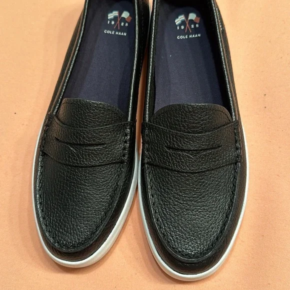 New Cole Haan shoes. Black. Size 8.5. - Picture 2 of 7